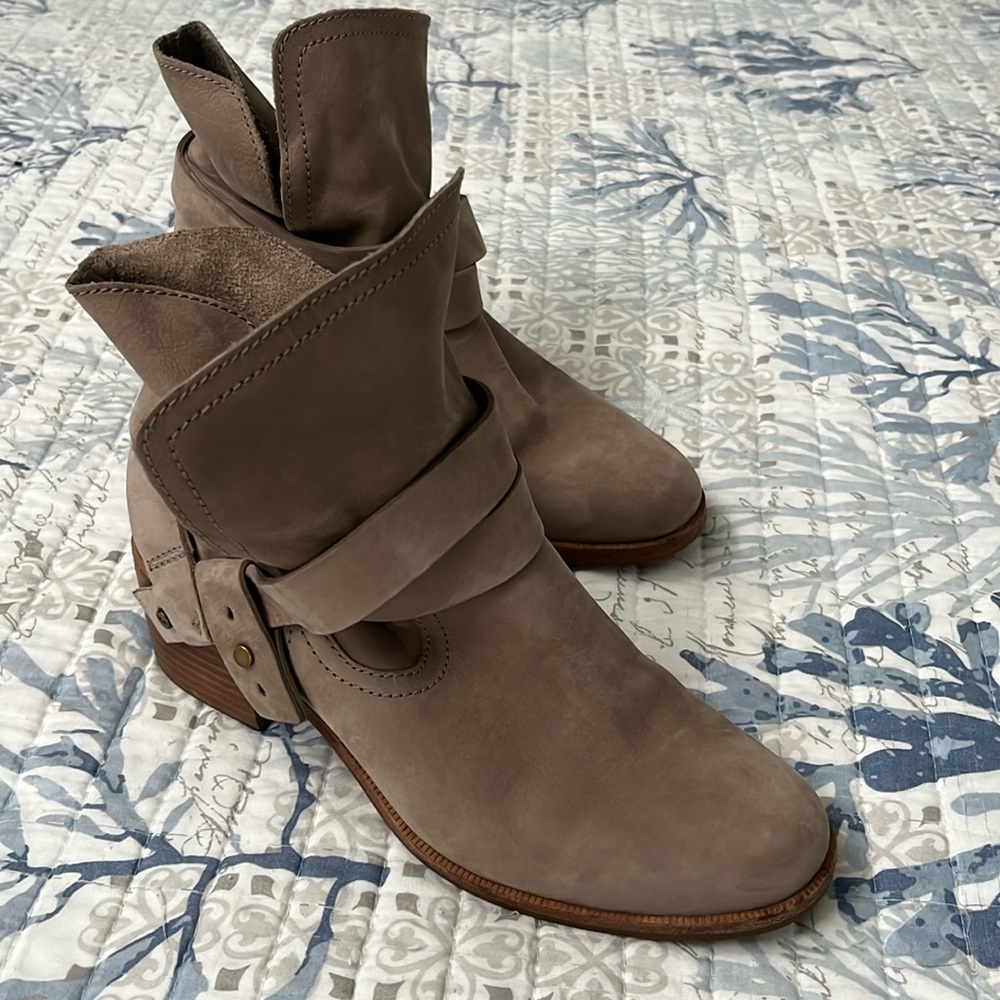 UGG Elora Boot